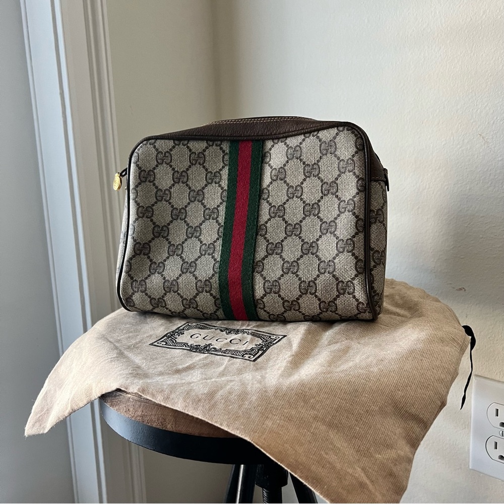 Gucci vintage clutch bag. Authentic GG